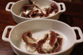 Ricotta fresca con acciughe - Ristorante Saluma - Cesenatico centro mare